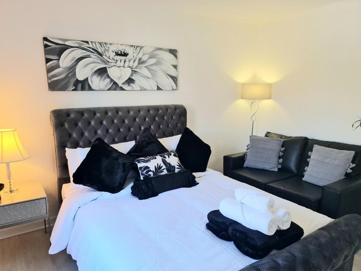 Immaculate 3-Bedrooms Dundee Apartment ภายนอก รูปภาพ